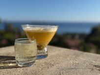 Een lekker aperitiefje aan de bar