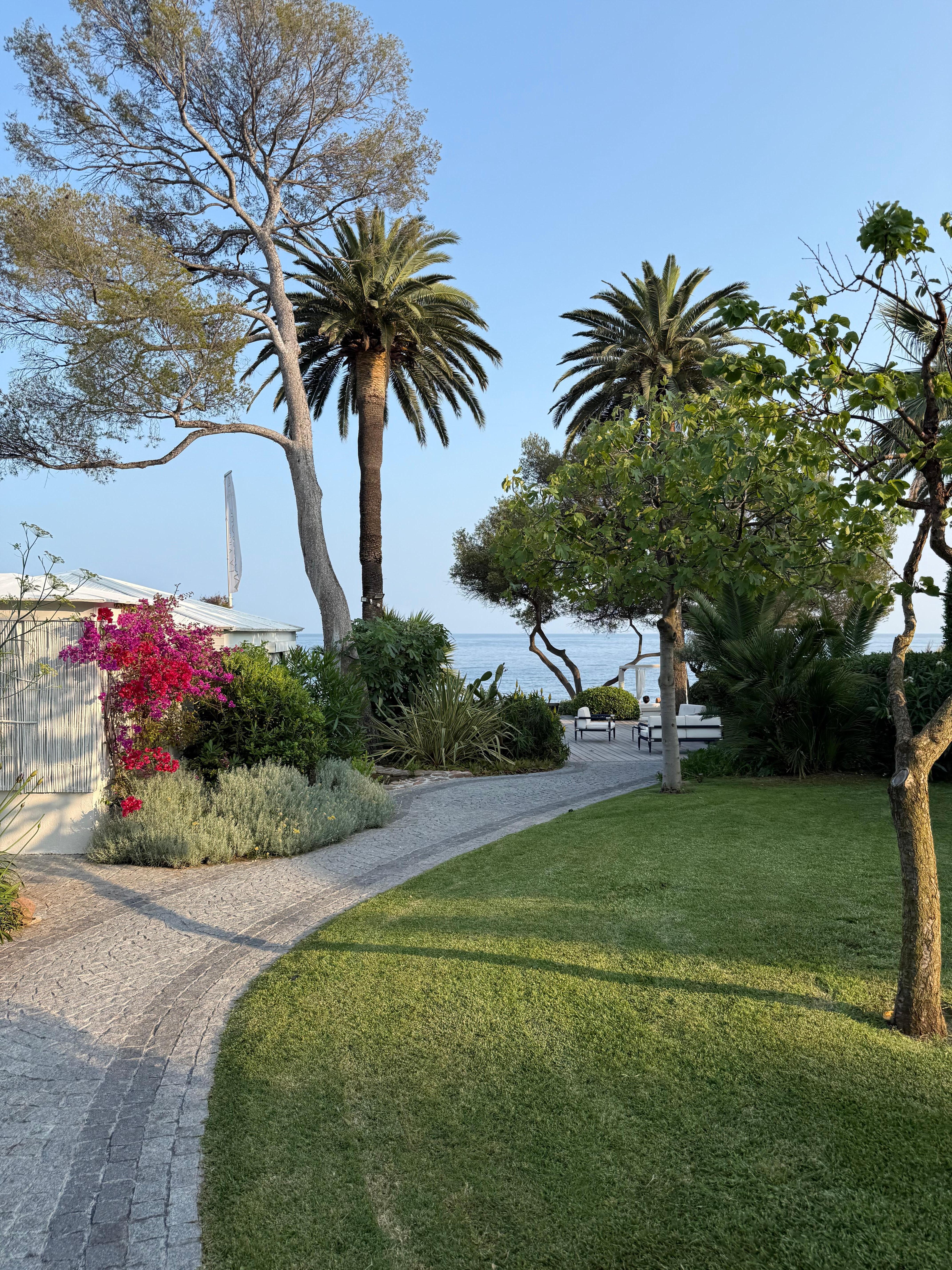 Grounds / Garden