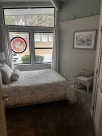 2nd bedroom- queen