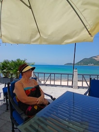 Aqua bar for lunch
