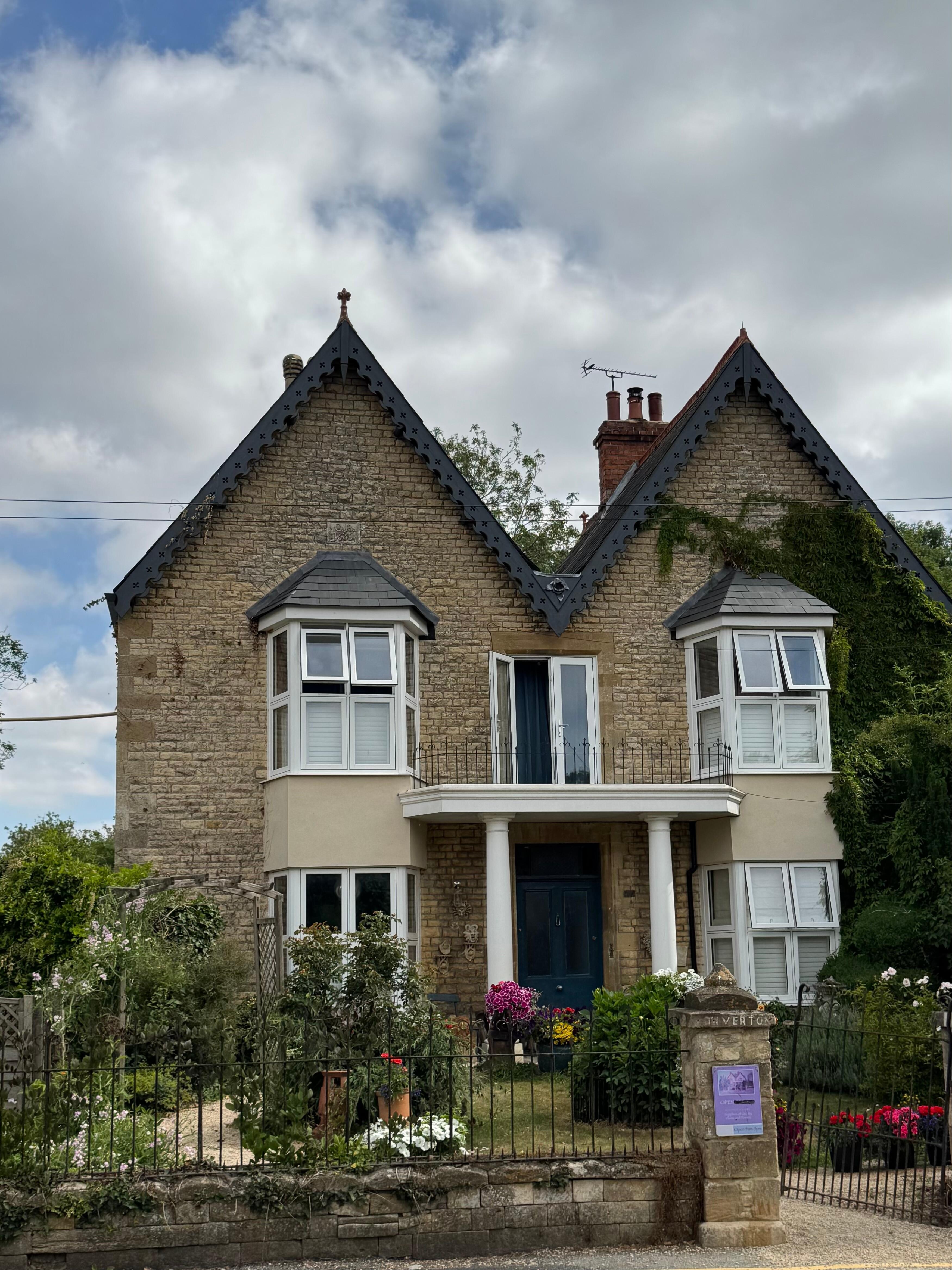 Folly Bridge House