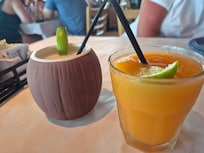 Mangos! Great food and drinks !