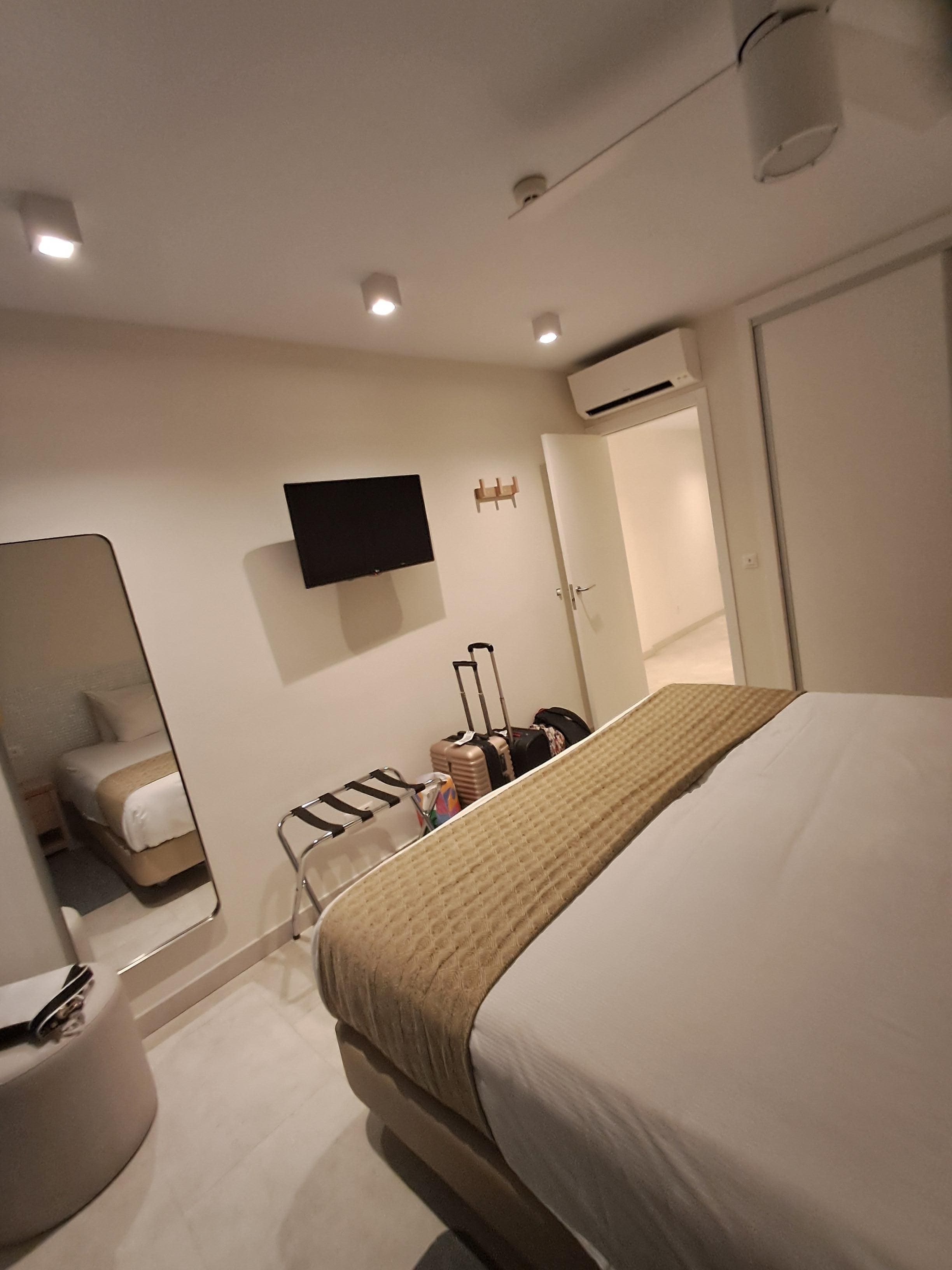 Main bedroom, 1 bed apartment