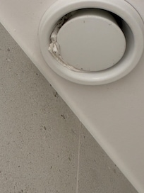 Fan in bathroom « repaired with paper»