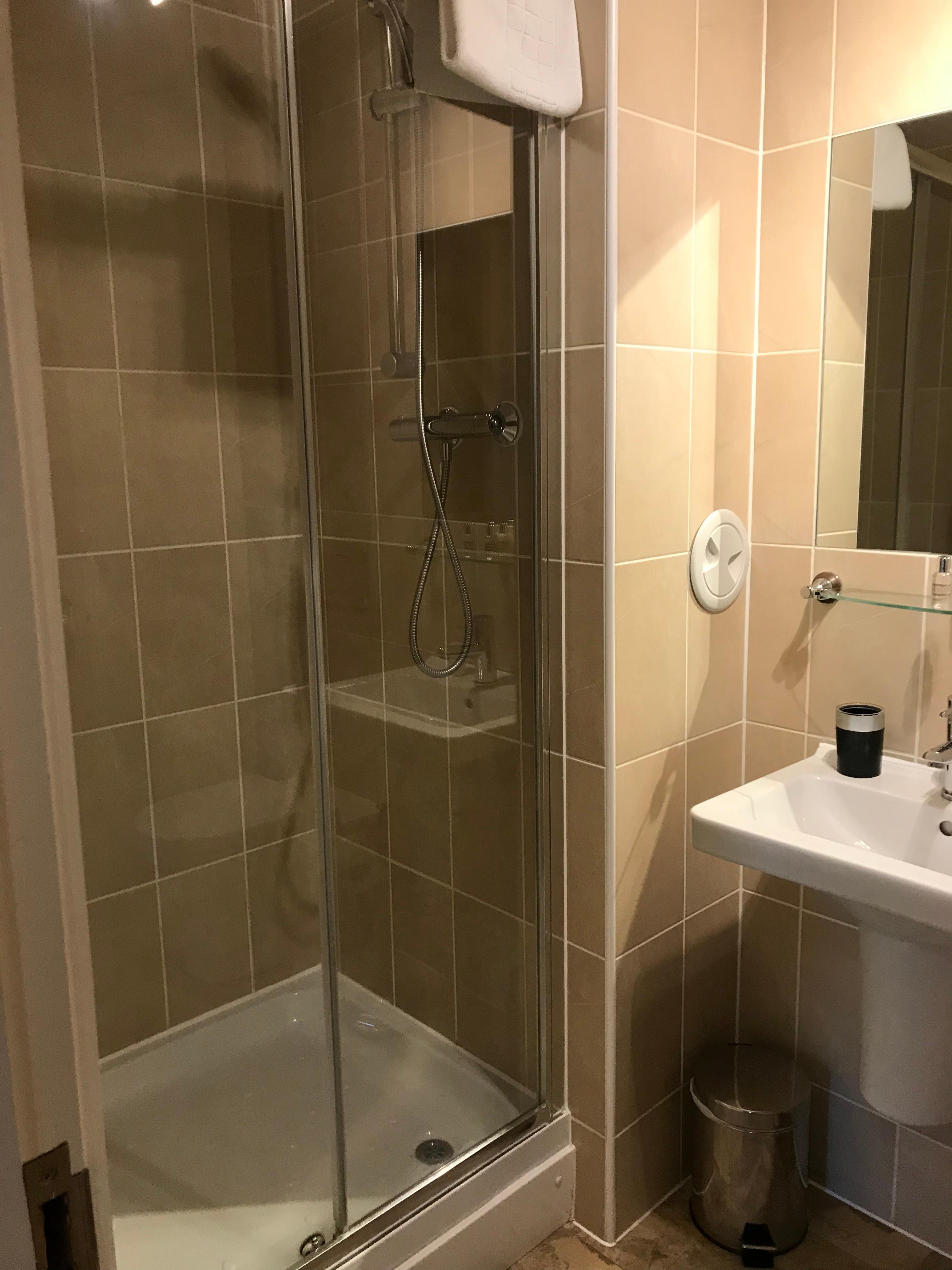 2nd bathroom 