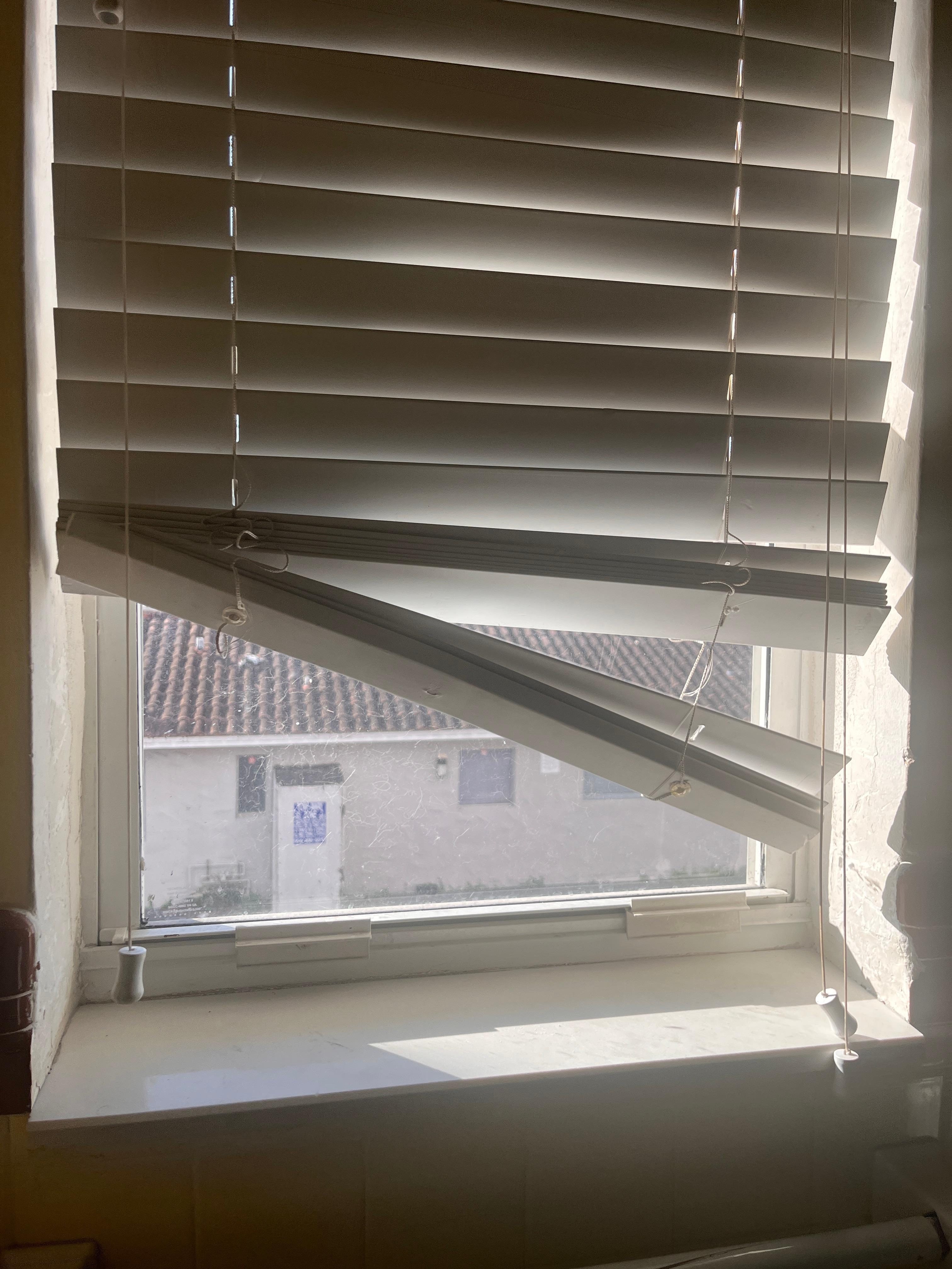 Blinds couldn’t be moved down. Lack of privacy