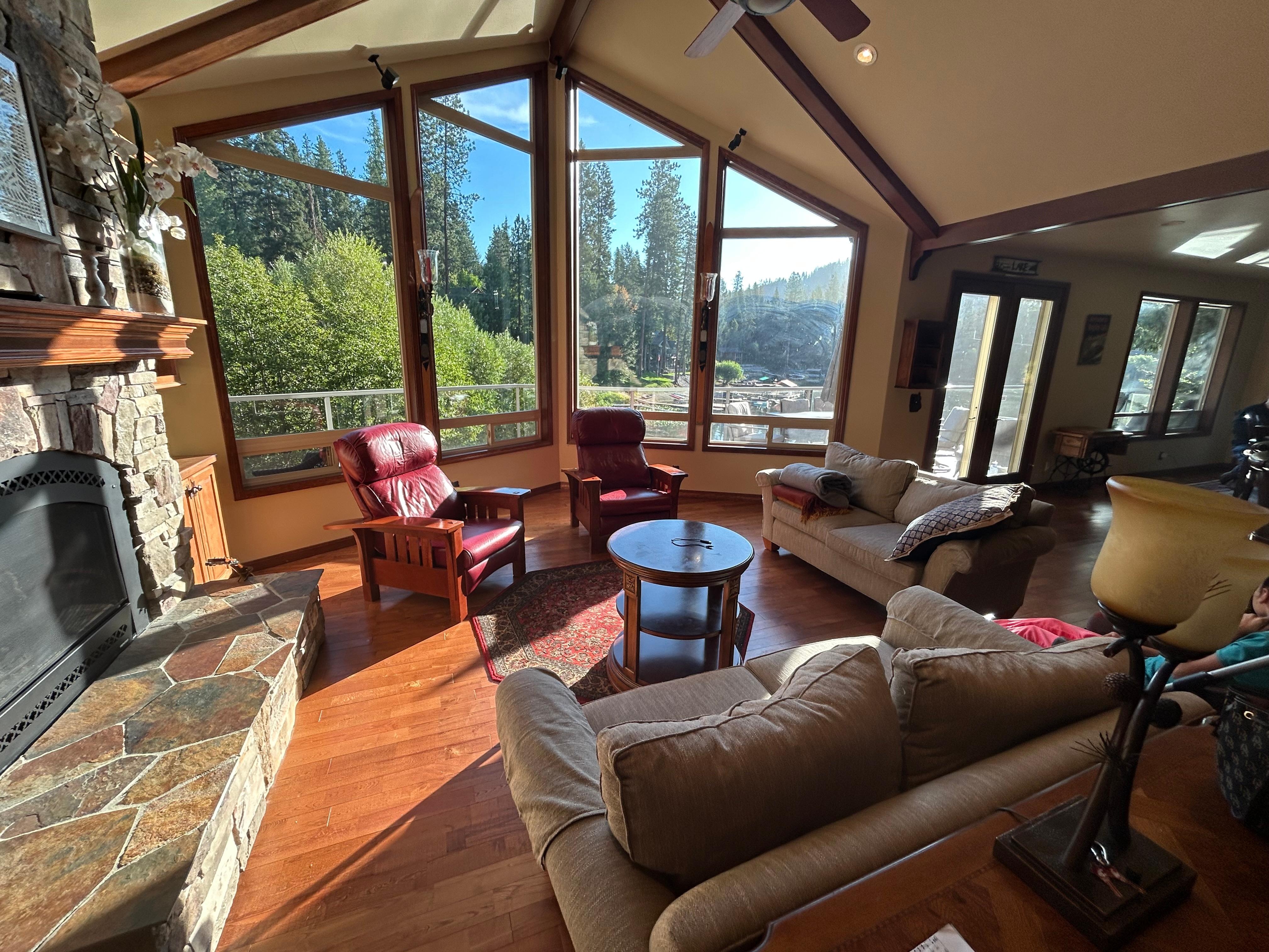 Family room with spectacular views of the lake