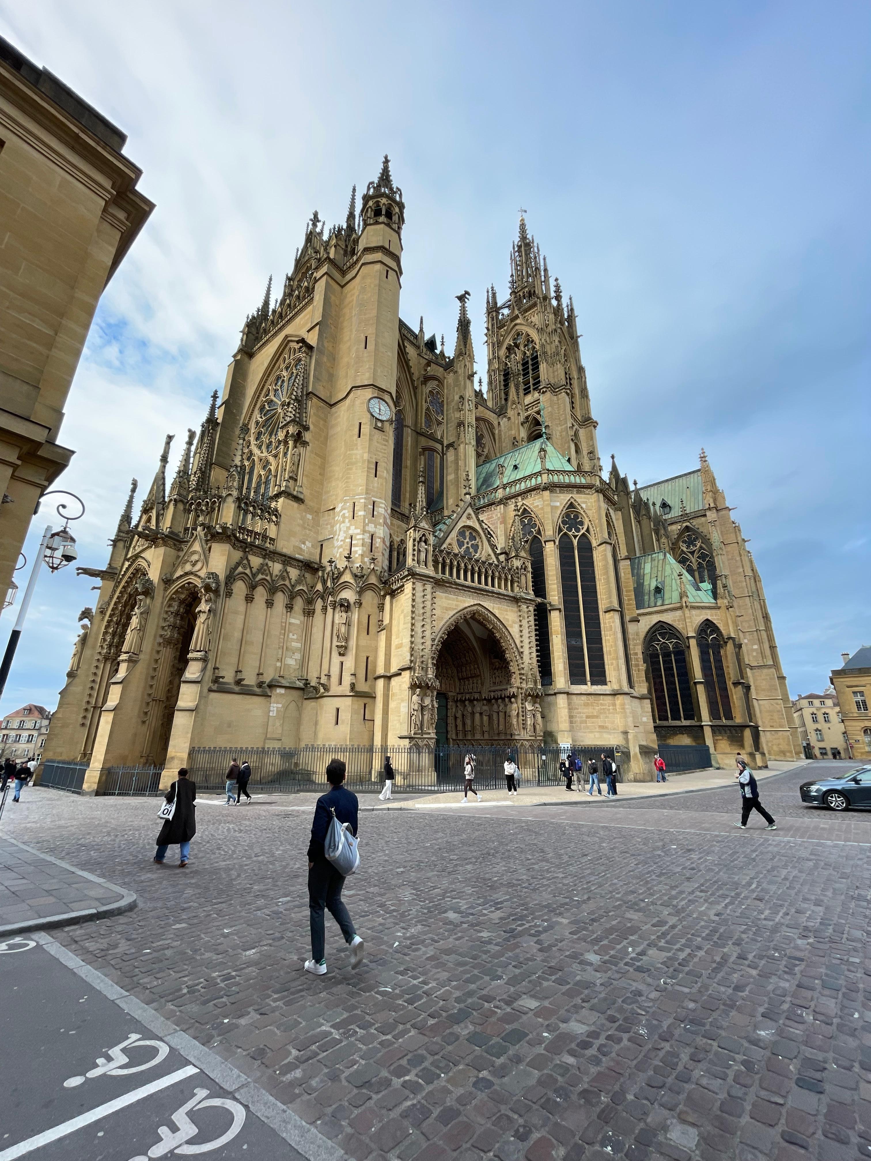 Lit King size très confortable 