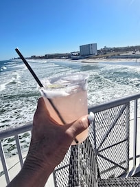 The famous Joe's Crab Shack at Daytona Beach