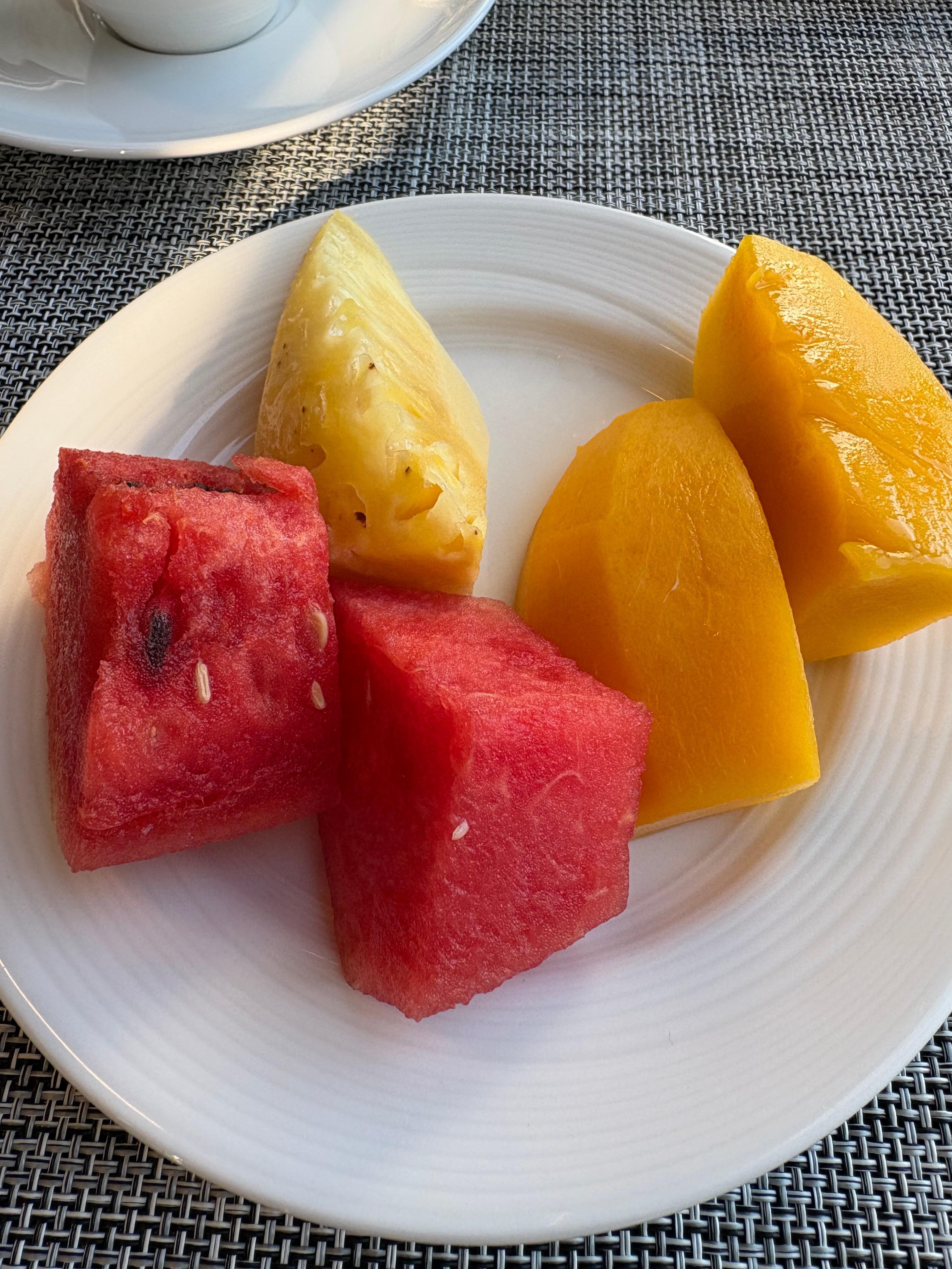 朝食のフルーツ