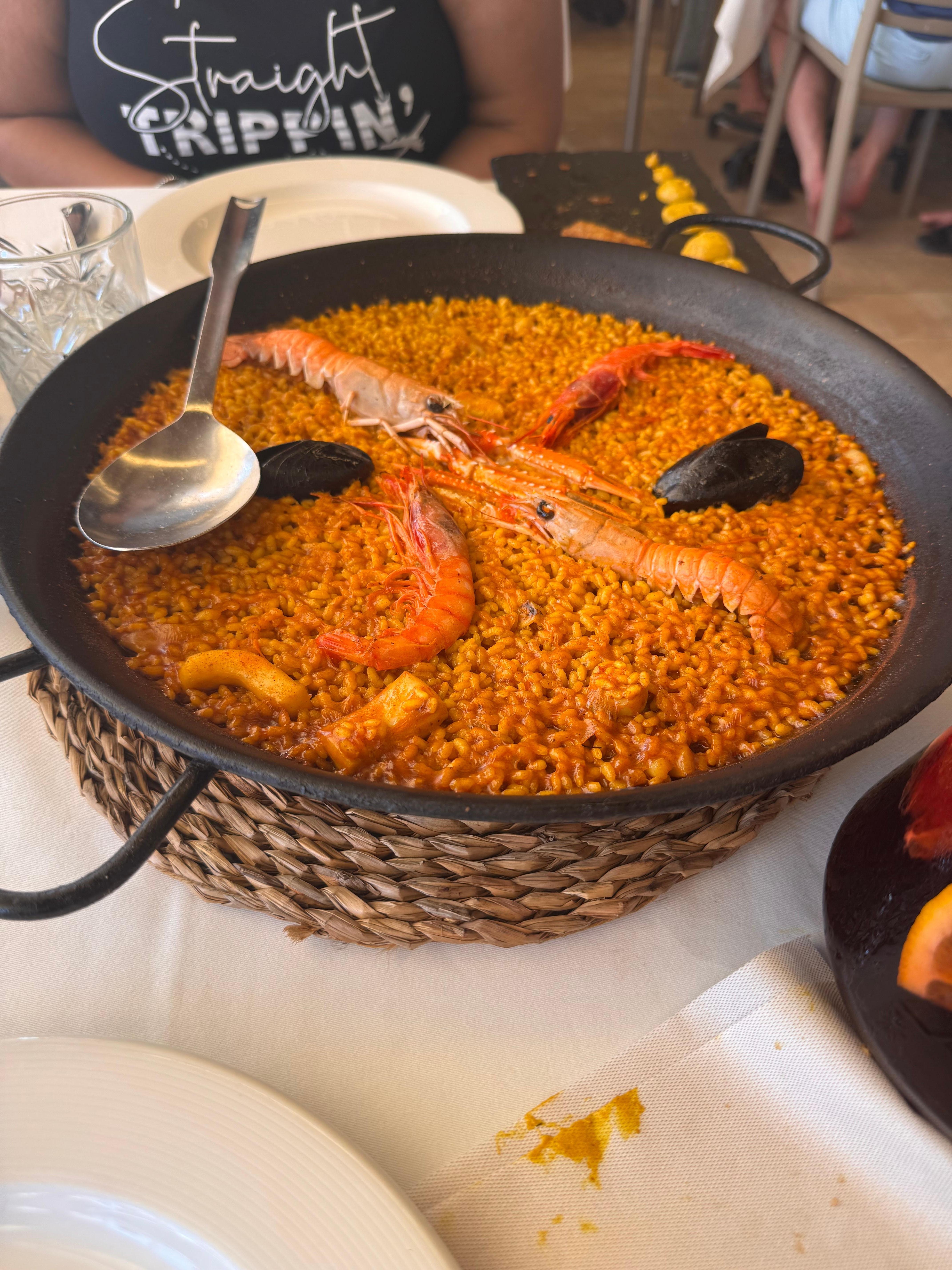 Delicious seafood paella 