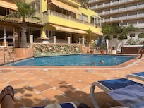 Piscine , bar de la piscine