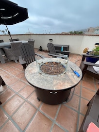 Rooftop with fire pit and grill