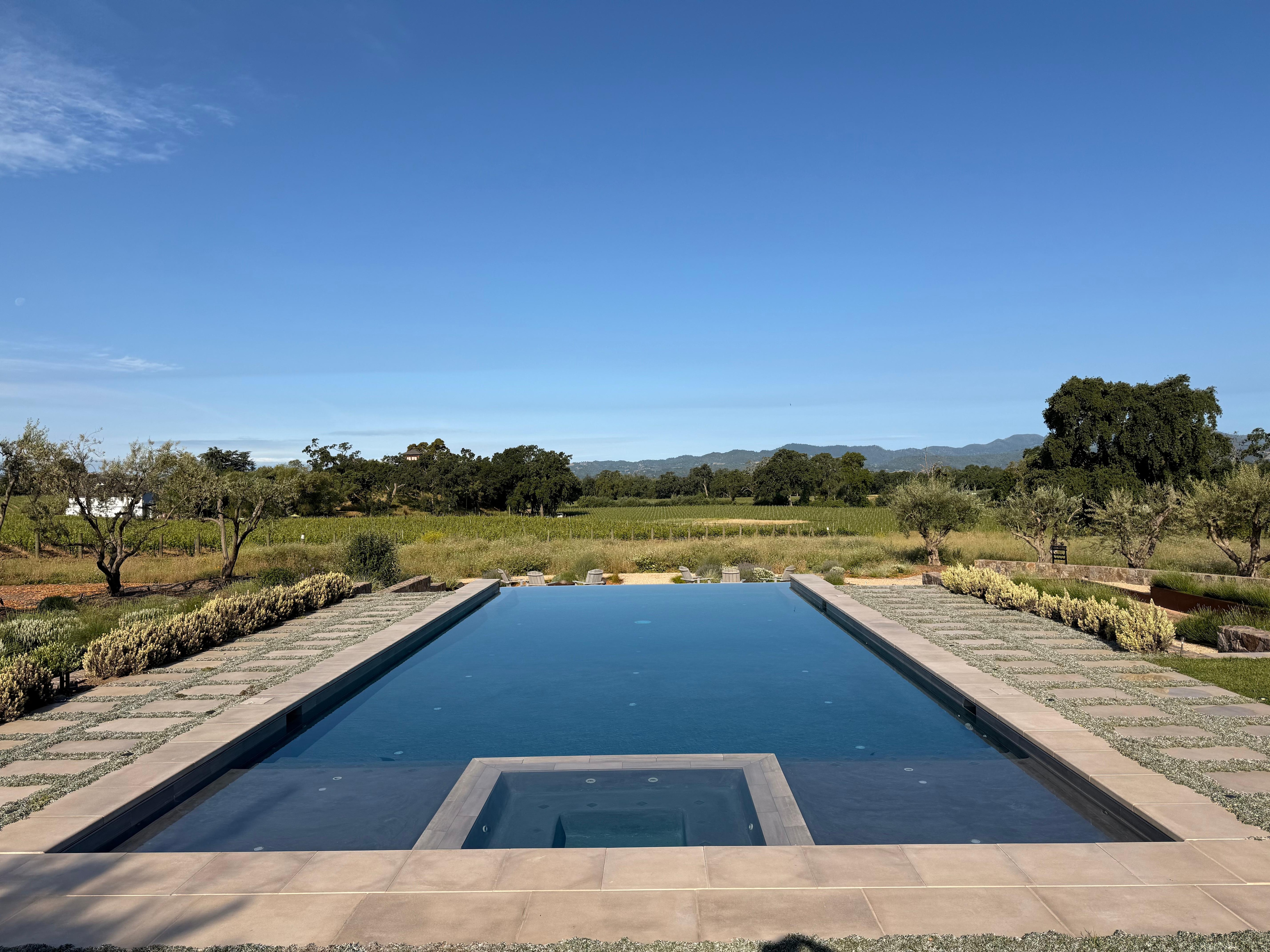 Pool, hot tub and views!!
