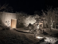 때마침 새벽에 내린눈을 운좋게 즐겼습니다
눈오는 밤 온천