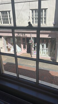 Very cute view to the main road.