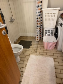 Die Dusche, nach der Reinigung nutzbar