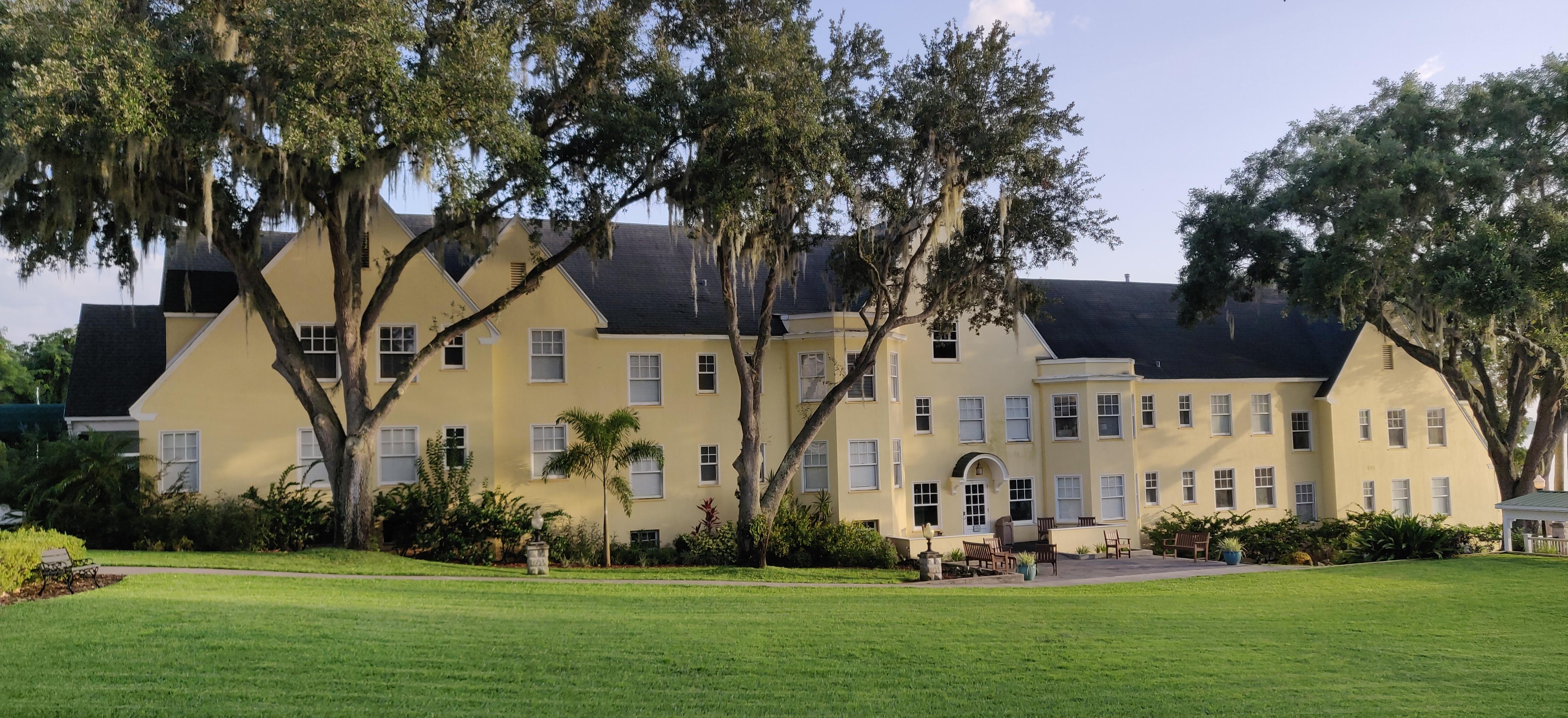 Book Lakeside Inn in Mount Dora | Hotels.com