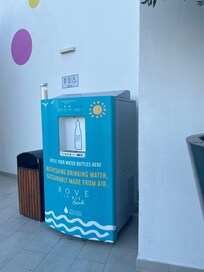 Bebedouro com água gelada