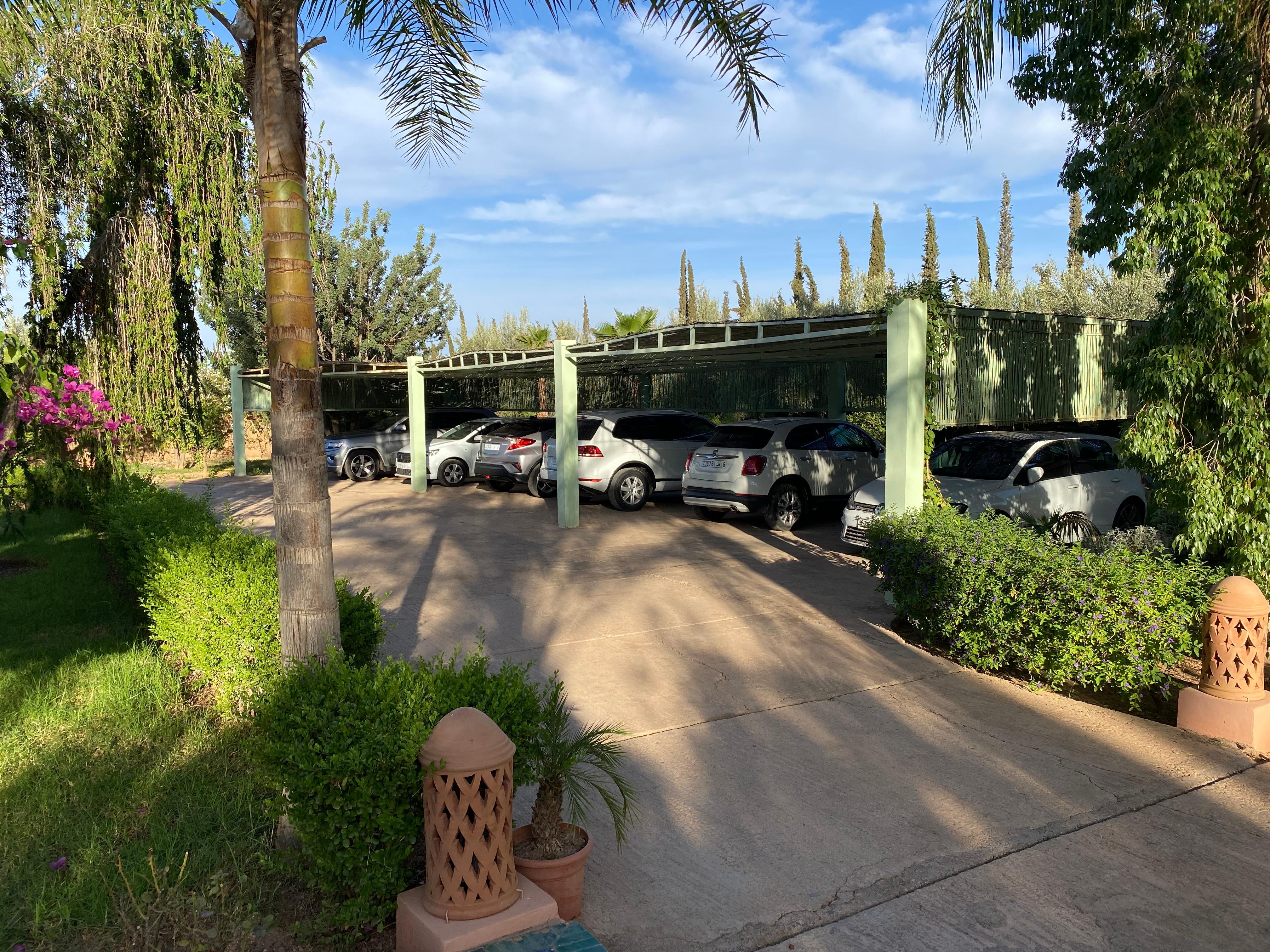 Parking protégé du soleil
