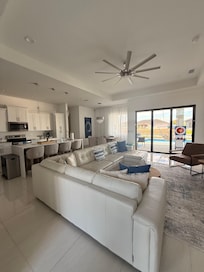 Exactly as pictured in the listing!