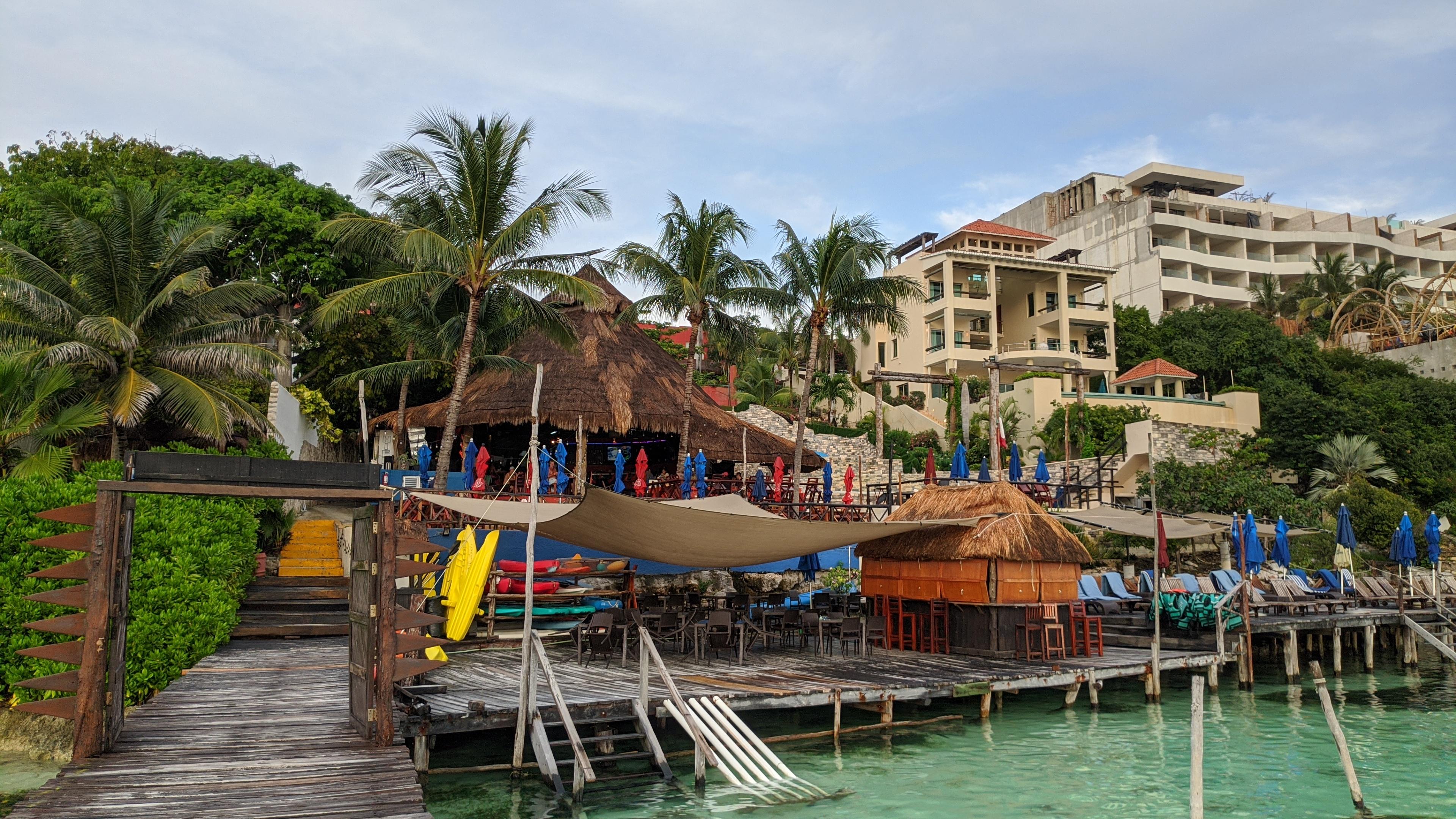 Beach bar and peer