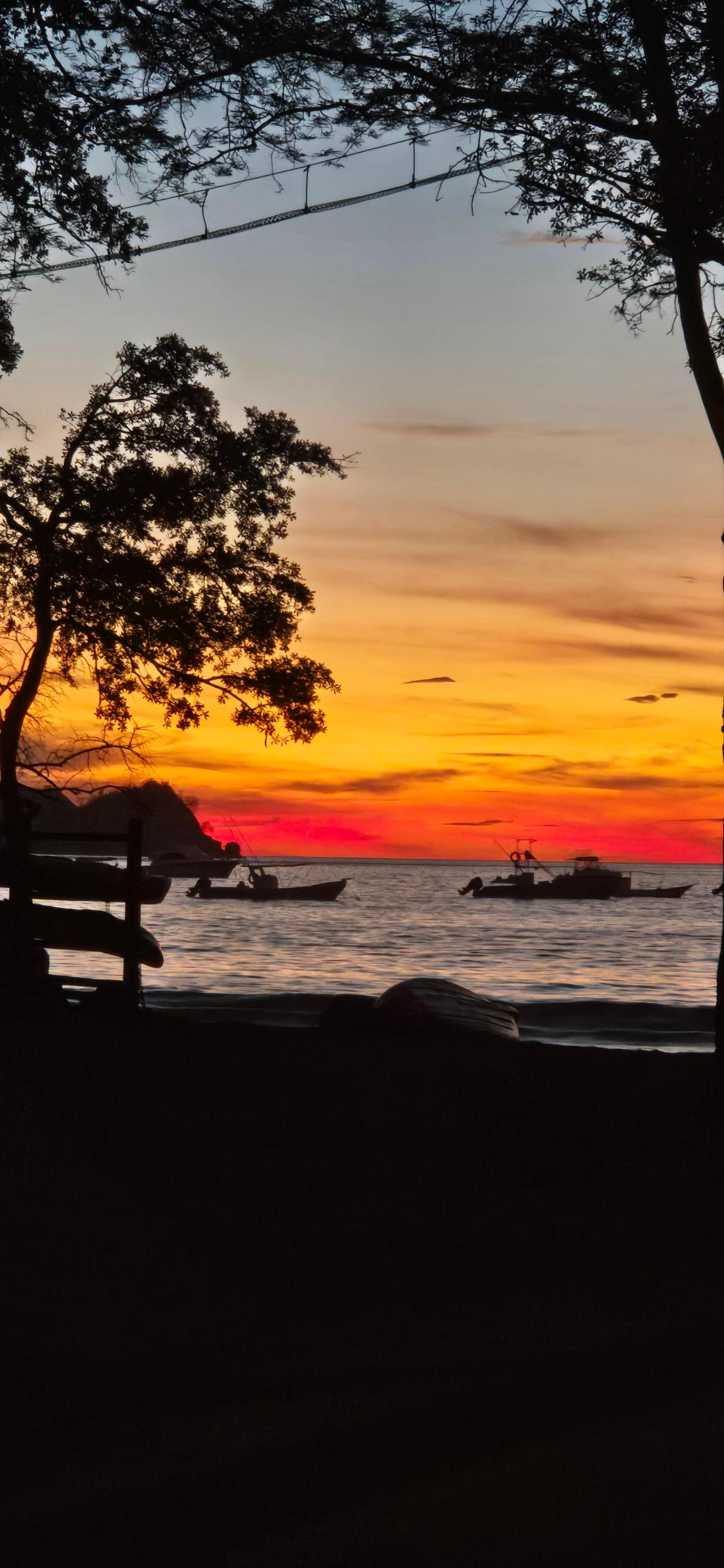 Playa Hermosa is a 3 minute walk, gorgeous sunsets!