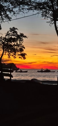 Playa Hermosa is a 3 minute walk, gorgeous sunsets!
