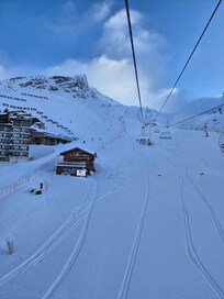 10cm snow on piste
