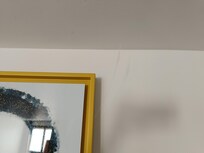 Toile autour du cadre