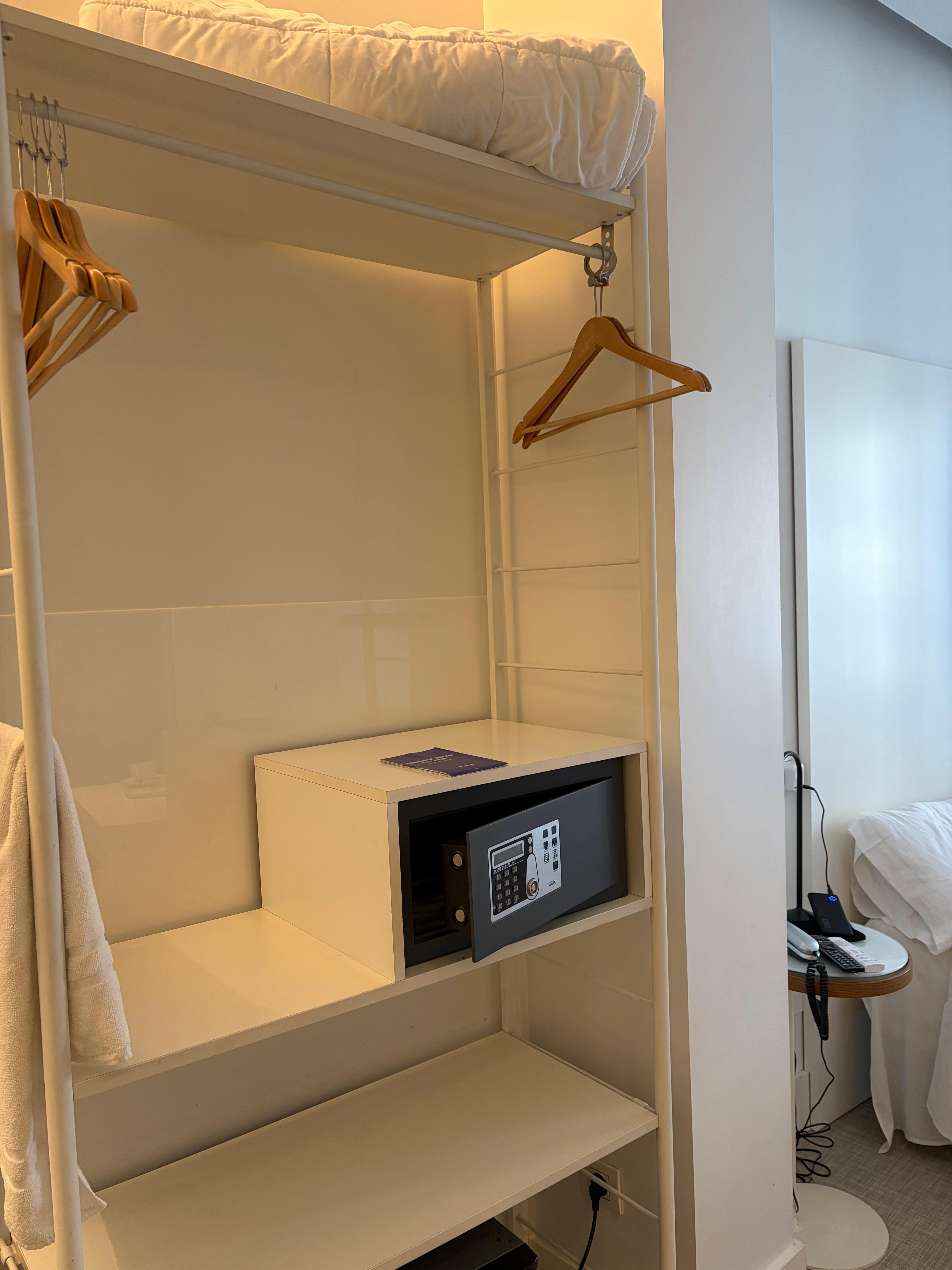 Buenos espacios, amplios y cómodos. 