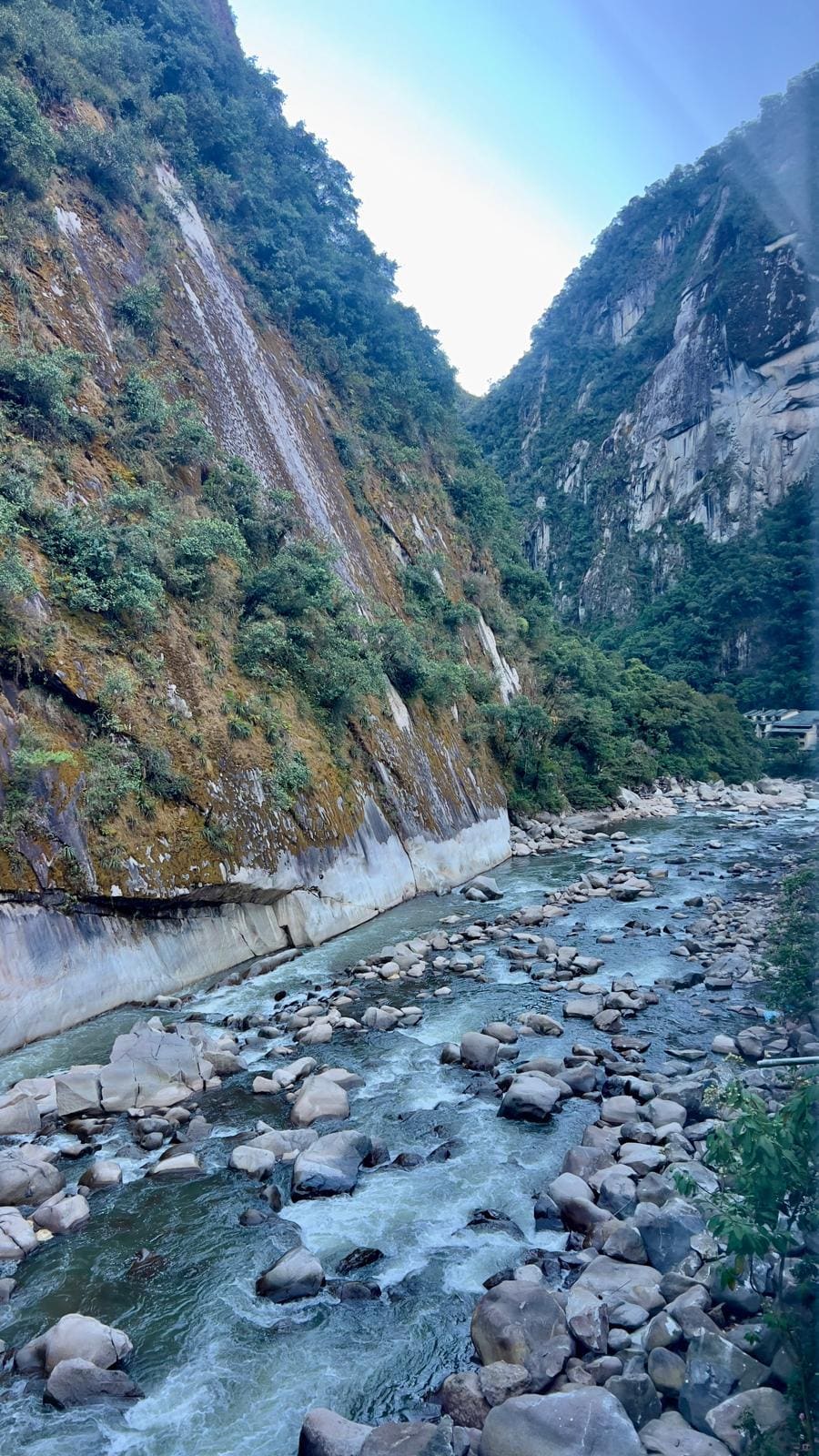 Vista desde la habitación al río.