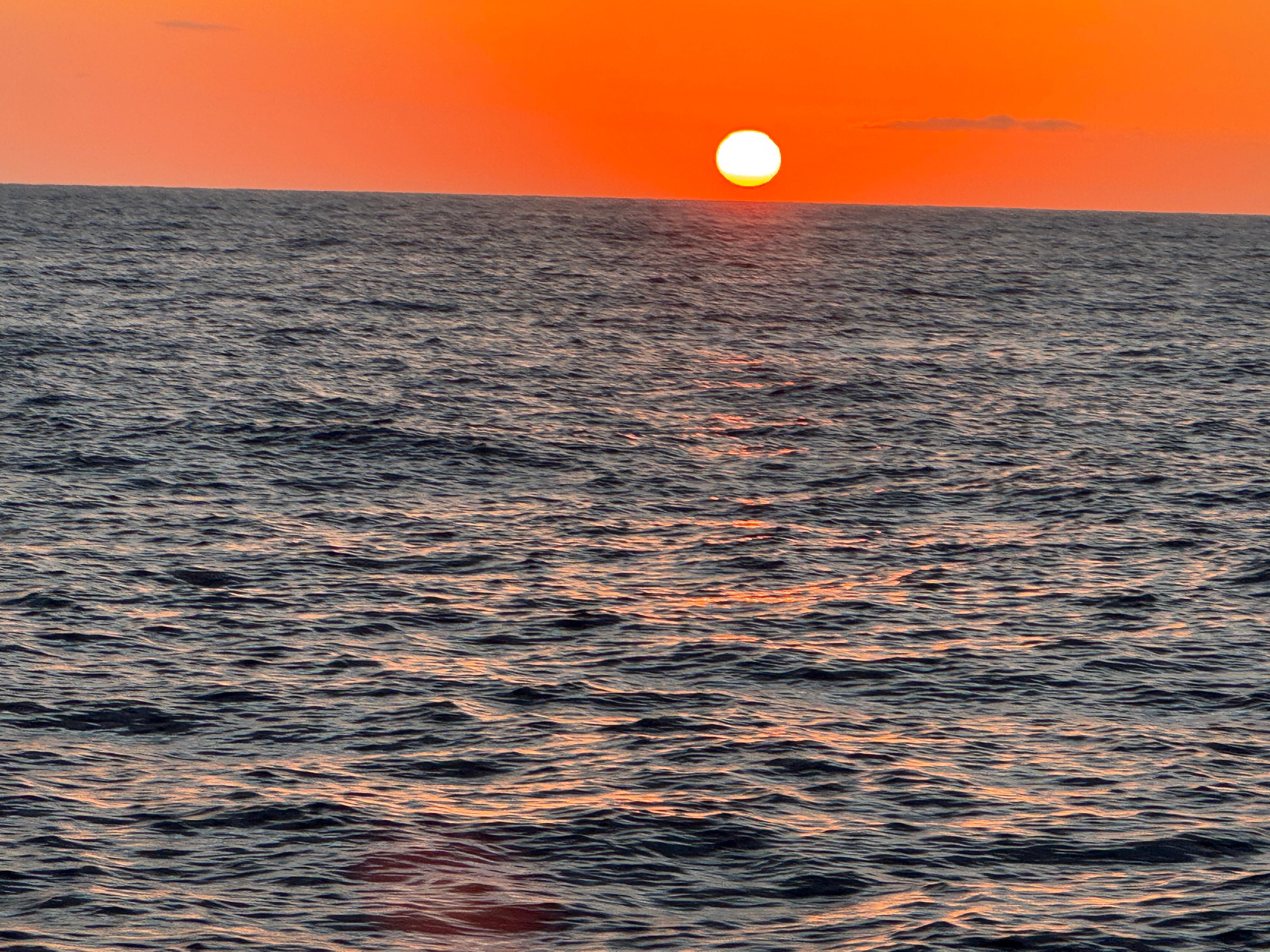 Historical sunset cruise with dinner 