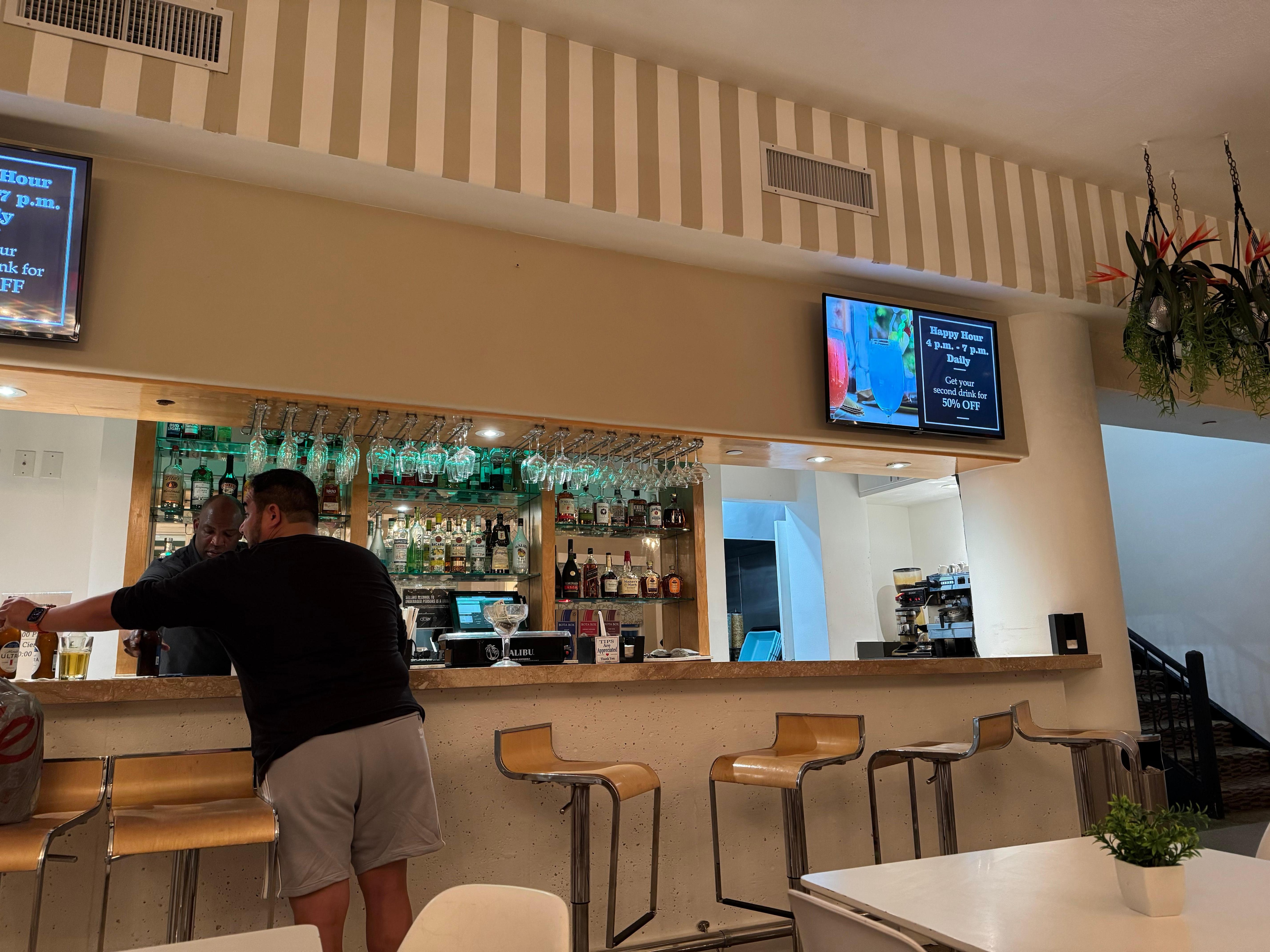 Lobby bar (main section of hotel)