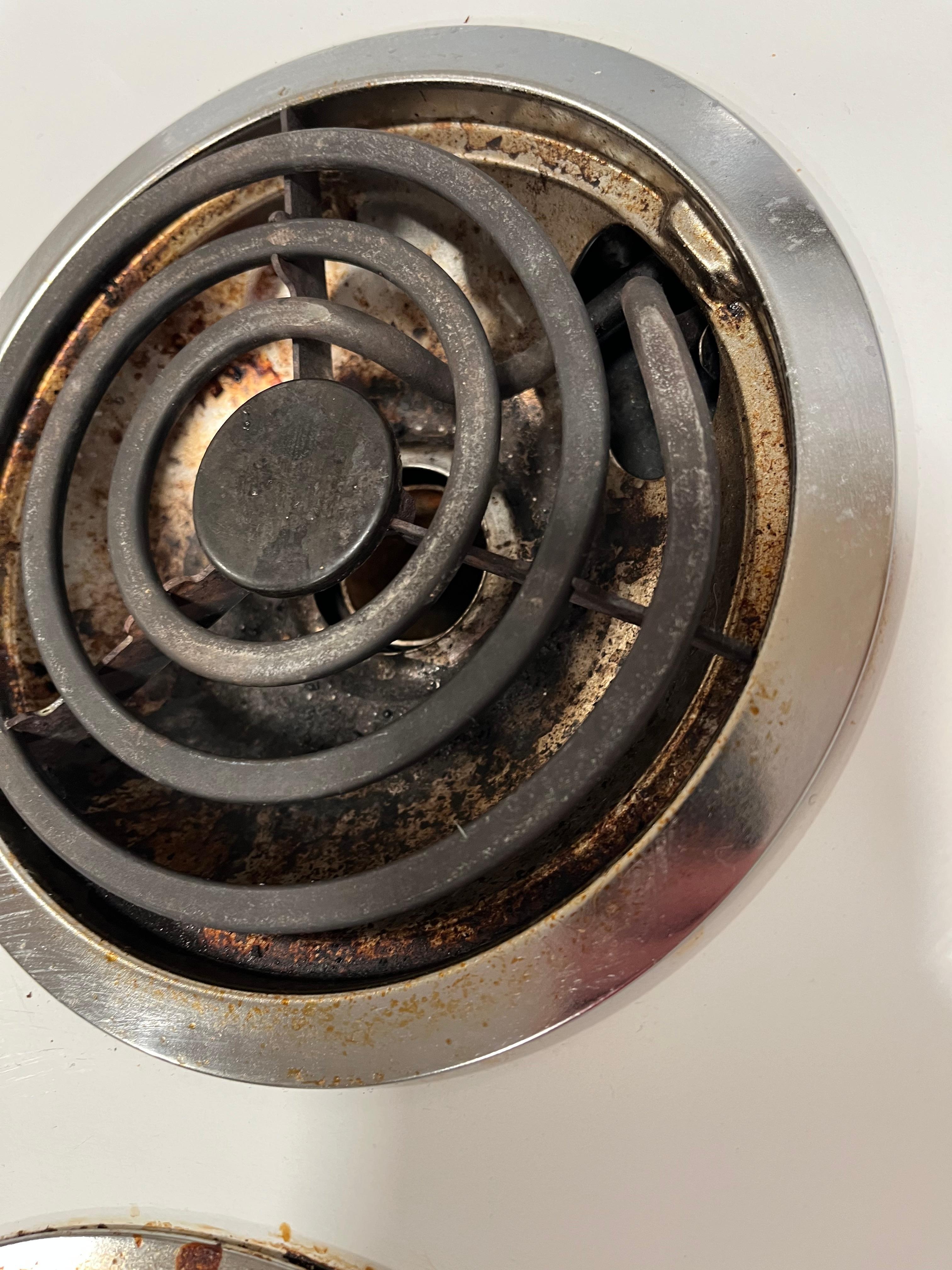 The stove was super dirty and did not have a extraction fan so any smoke filled the living area.