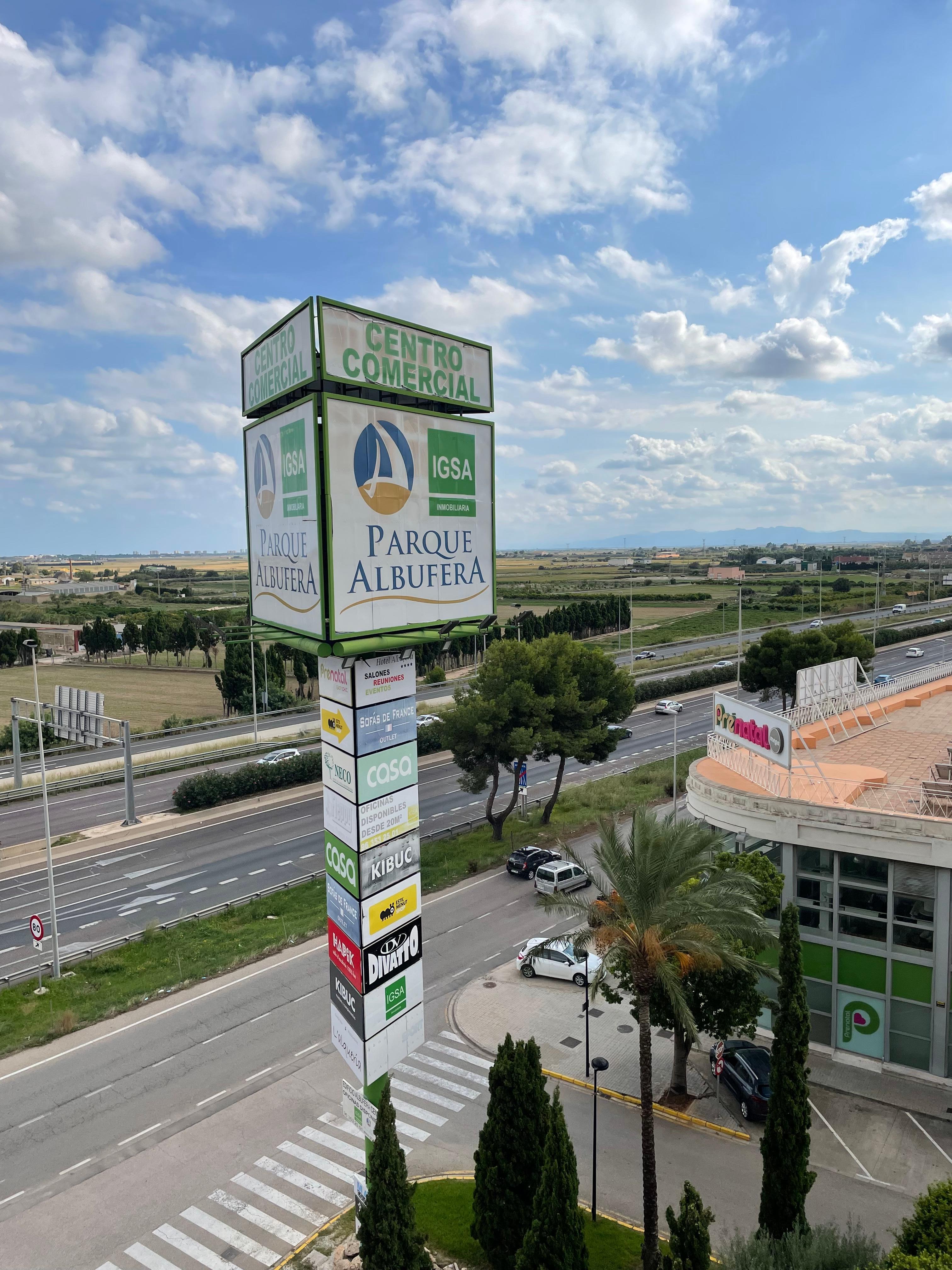 Vue sur l’autoroute bin loin de parc d’Albugera