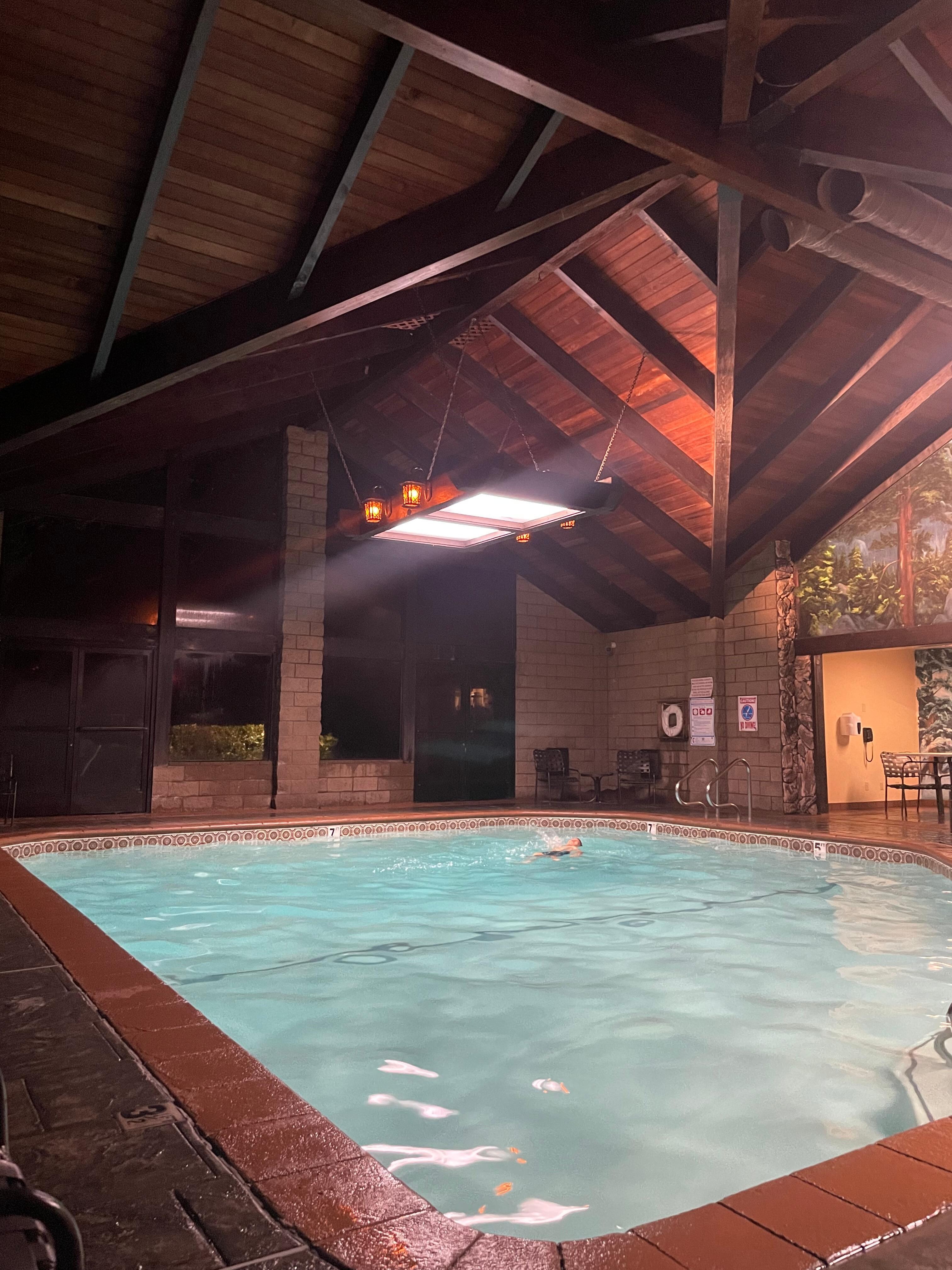 Book Best Western Plus Yosemite Gateway Inn in Oakhurst