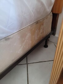 The bed so dirty and noisy looks like was picked from a dumster or something