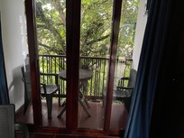 Lâun des petits balcons, le plus petit.