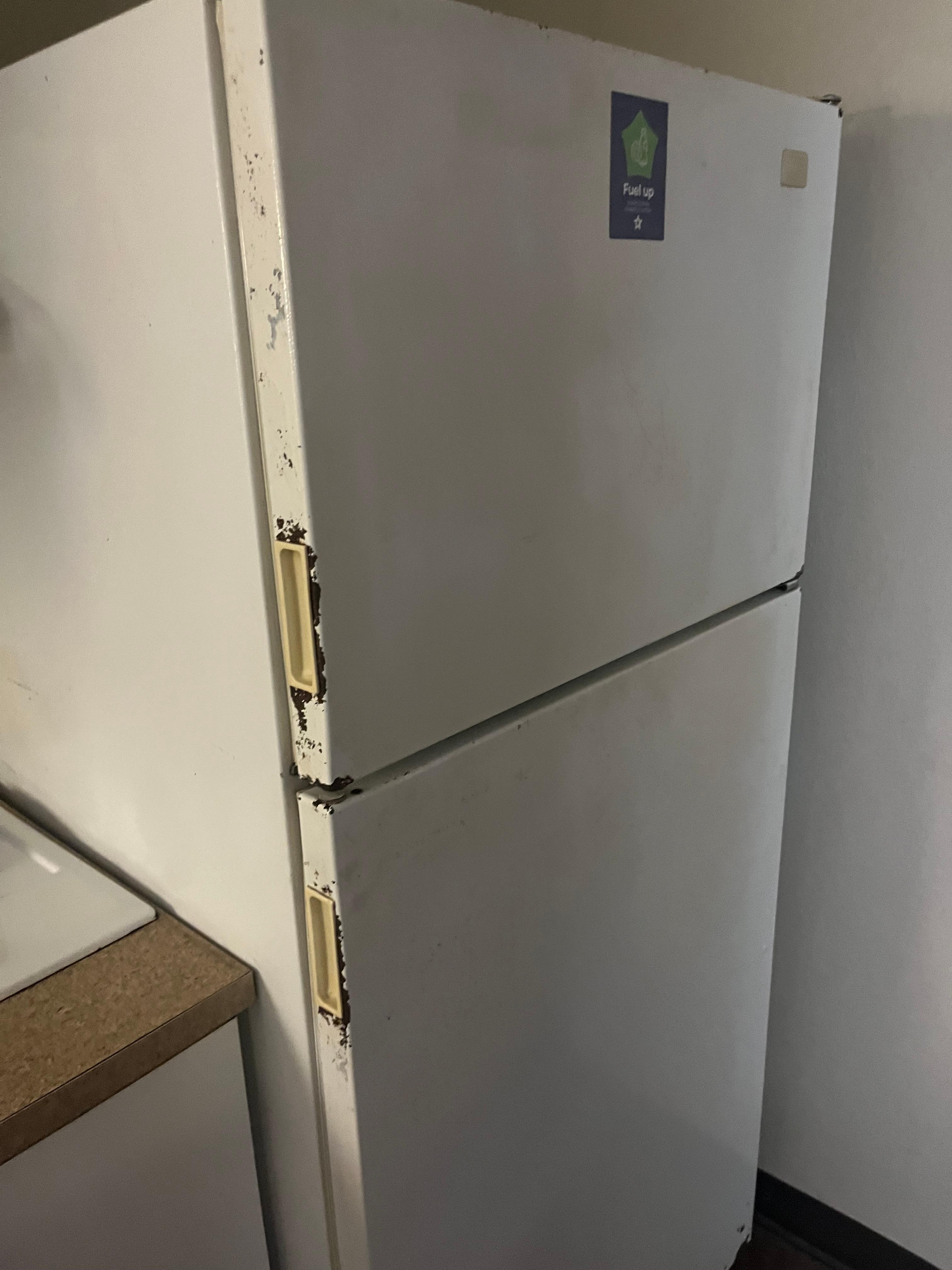 Broken down loud fridge 