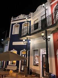 Vista da frente do hotel