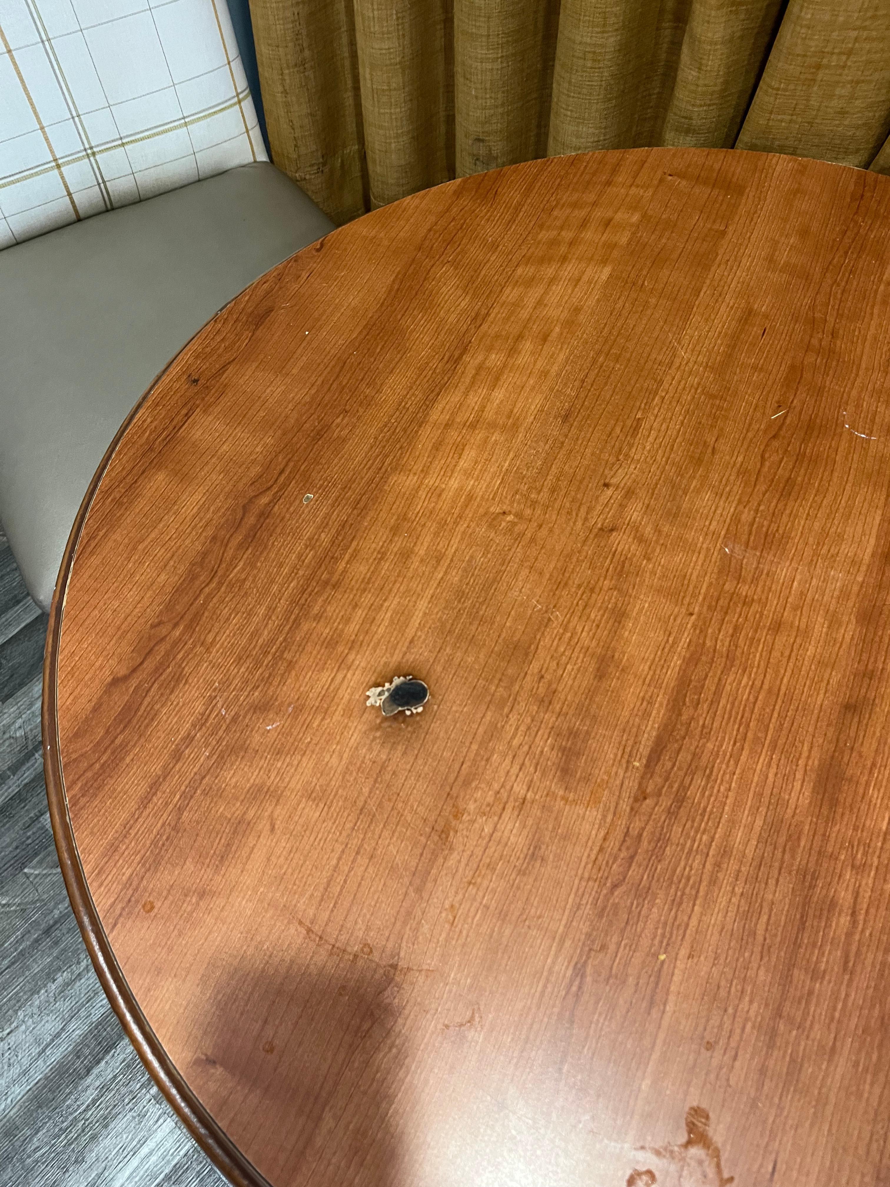 The crapy table 