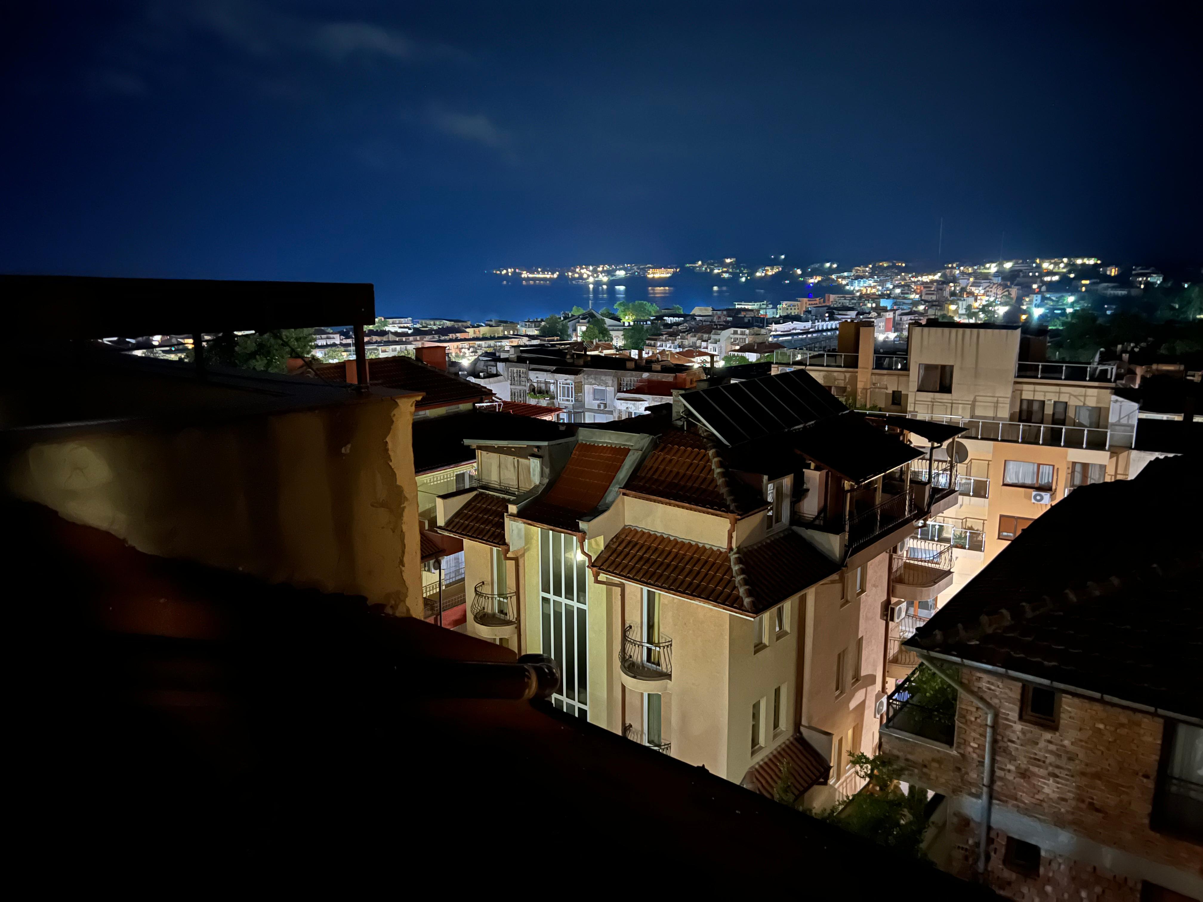 Vue du balcon de nuit