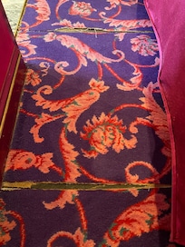 Large gaps in the carpet.