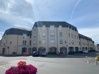 Opposite hotel amazing bakery