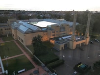 Uitzicht op Den Haag kunstmuseum vanuit kamer