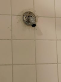 No shower head at all