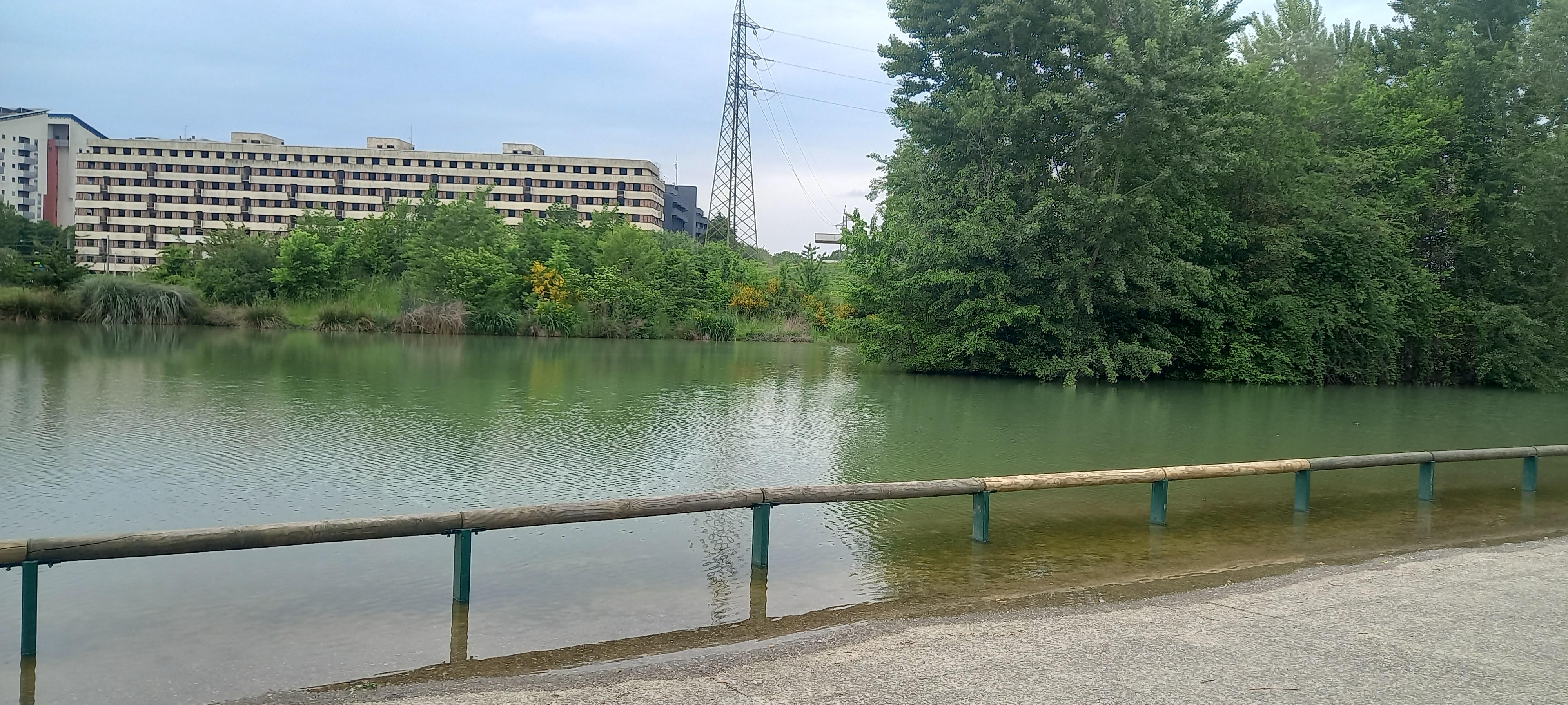 Park beside hotel 