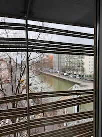 Vista do quarto pro canal