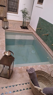 Riad pool